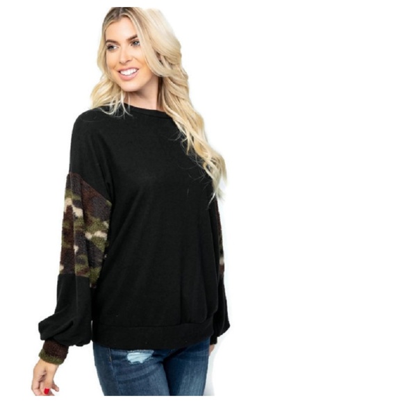 Boutique Long Bubble Camo Sleeve Contrast Top - Picture 4 of 8